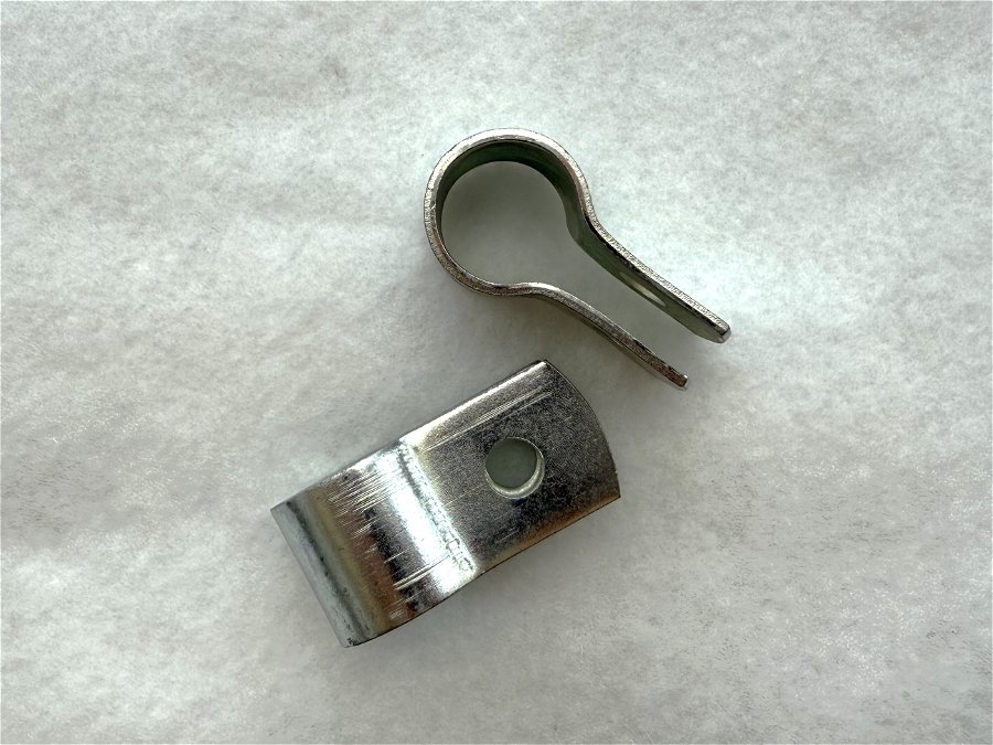 Objemka očesna 2 mm, 1/2